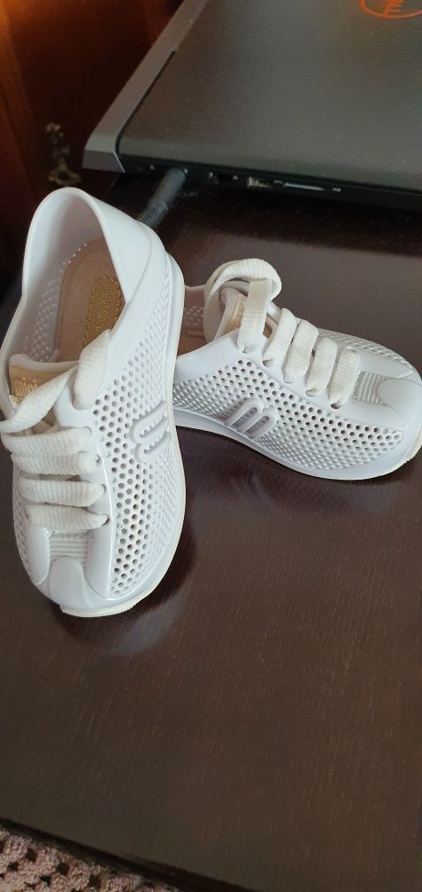 Mini Melissa 21 номер, Нови