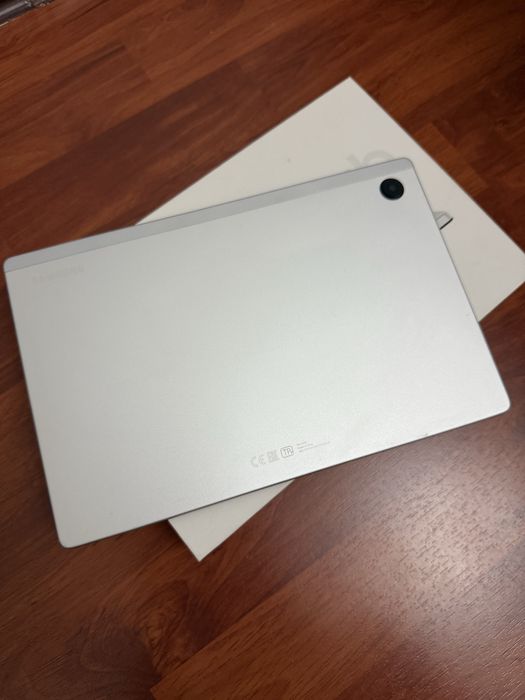 Galaxy Tab A8 Провод имеется,Чехол иментся с коробкой Хороший