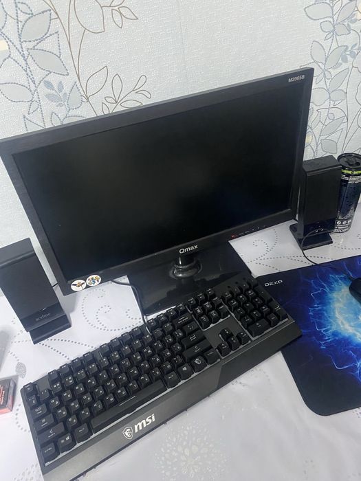 Монитор  Qmax 60гц