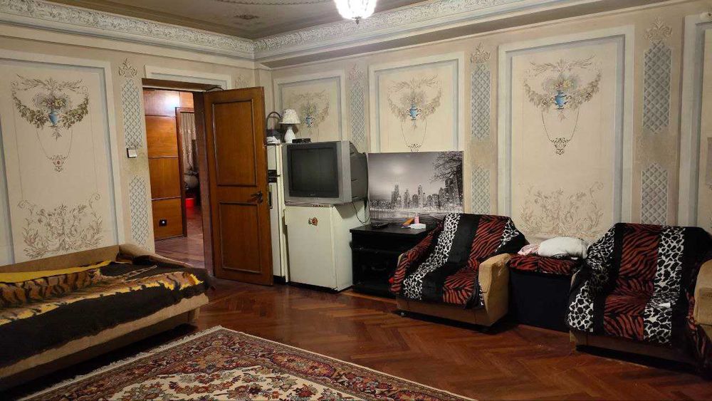 4 комнатная квартира на Максим Горького 124 м2