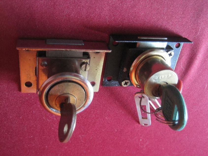 Две нови ключалки с ключета, 4.5 и 5 см