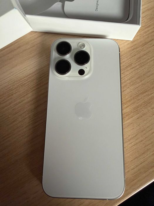 I Phone 15 pro 128 GB White Titanium