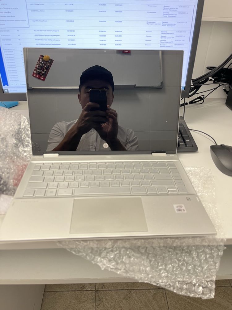 Срочно продается ноутбук HP Core I3-10 Ram 8 gb SSD 512 gb