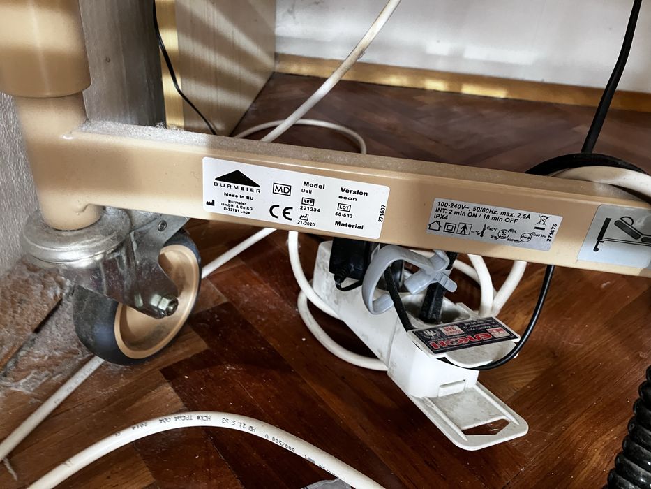 Електрическо болнично легло