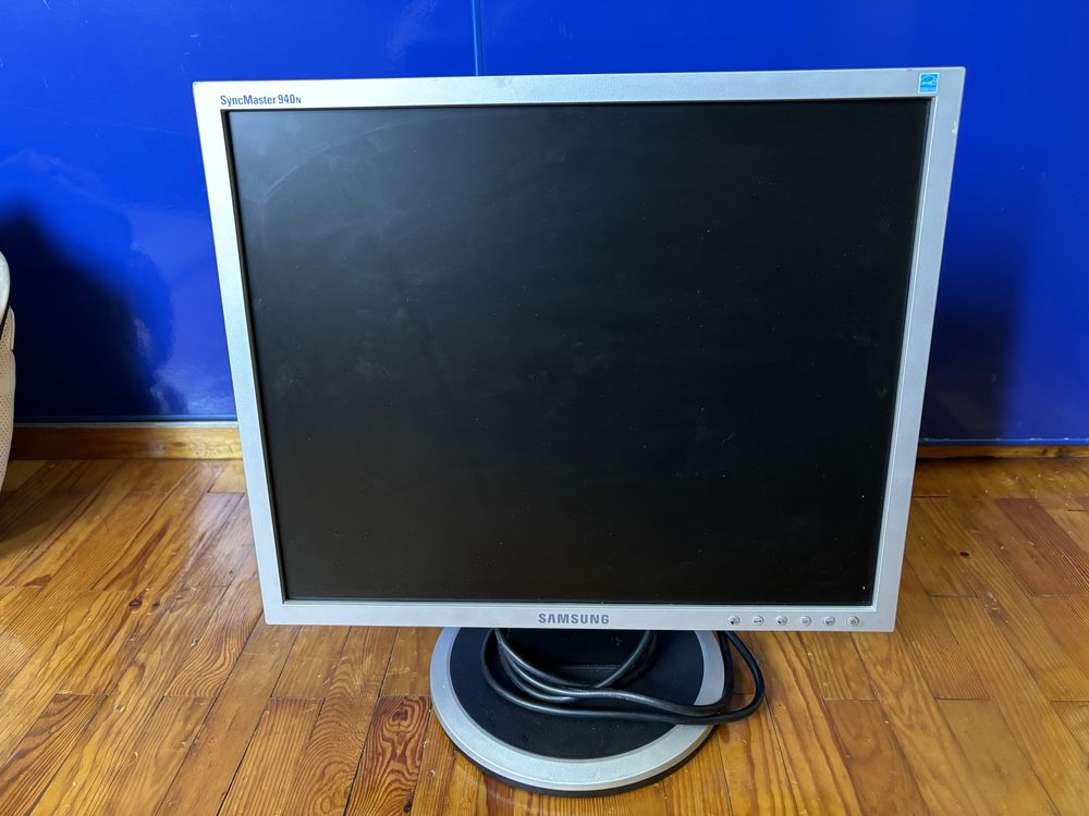 Монитор Samsung SyncMaster 940n