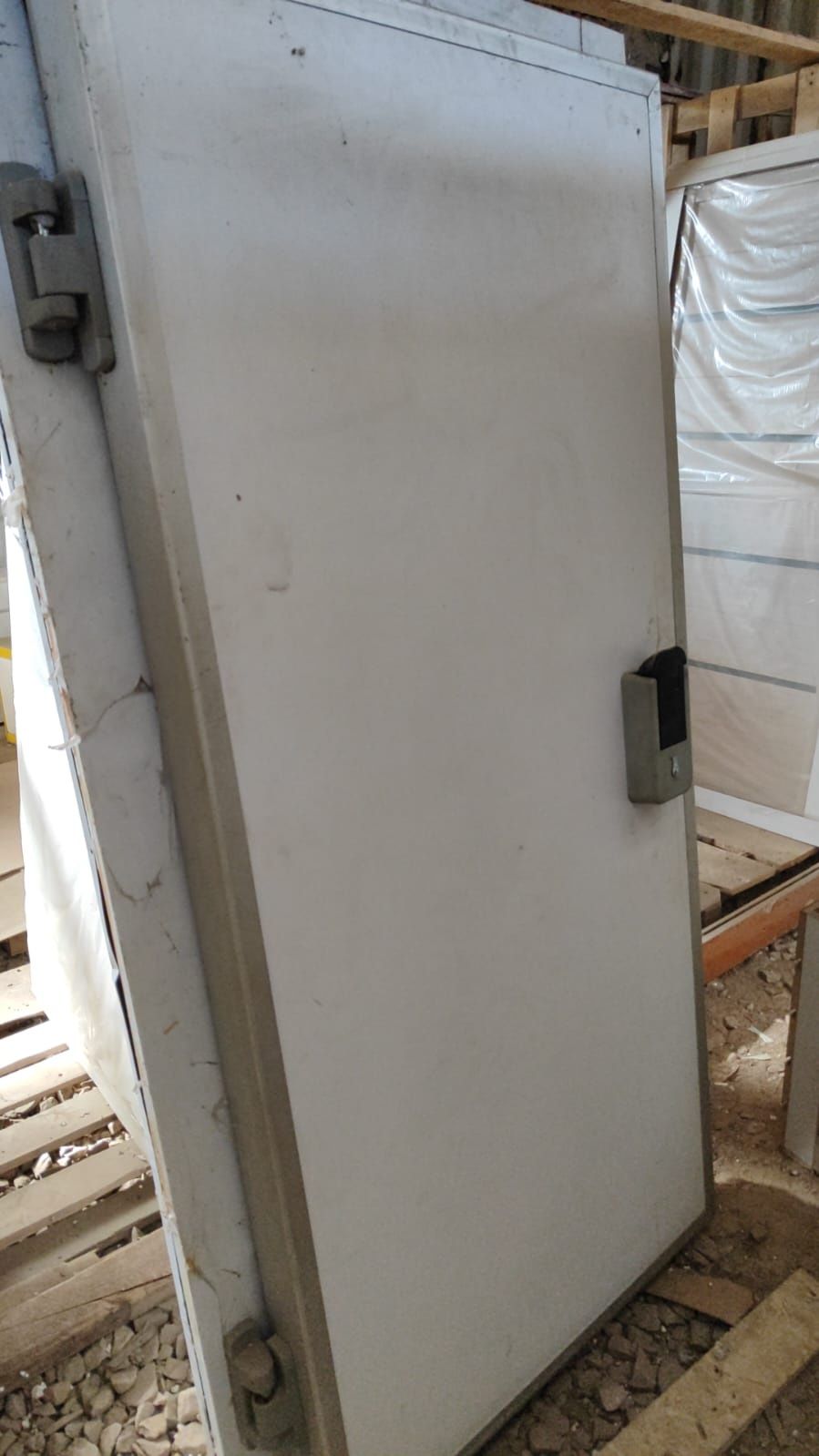 Двери промышленного холодильника бу