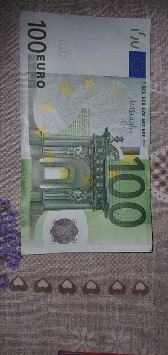 Купюра 100 евро от2002 година