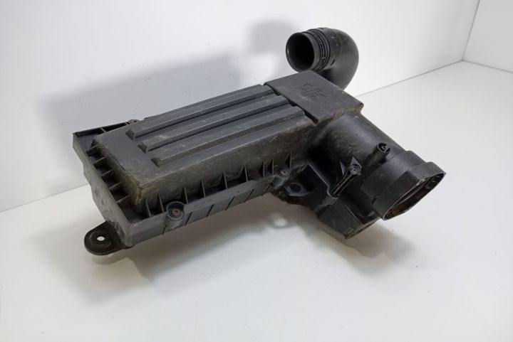 Carcasa filtru aer 3C0129620A Volkswagen VW Passat CC prima generatie