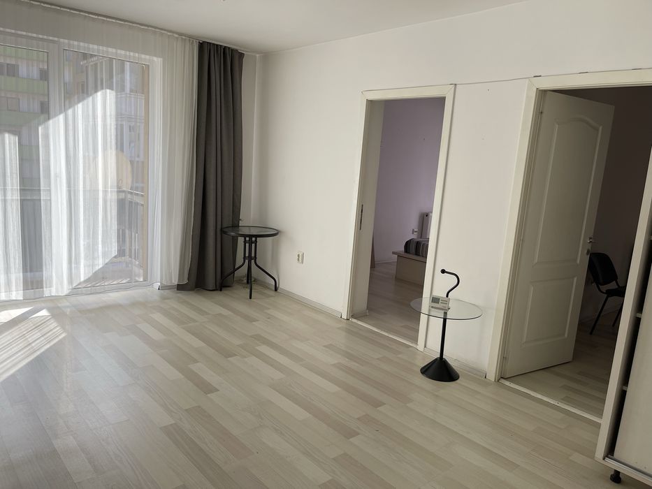 Vând apartament cu 3 camere, strada Porii, Floresti, Cluj