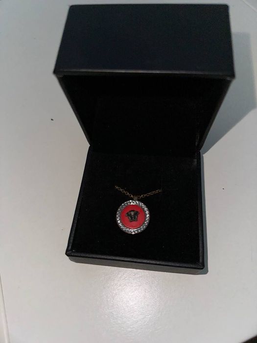 Оригинална верижка Versace с медальон Medusa – използвана