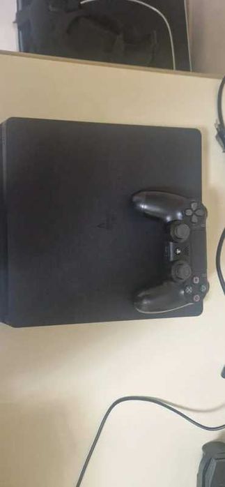Playstation 4 Slim 1TB +inca 3 jocuri