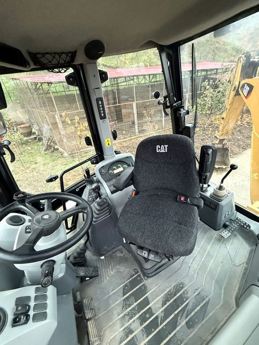 Vând buldoexavator in stare perfecta