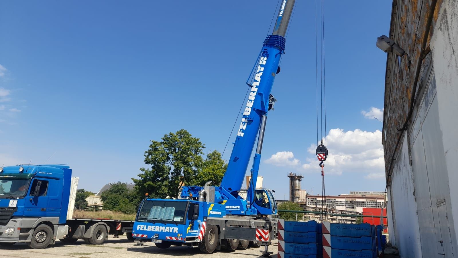 Închiriez nacela manitou automacara motostivuitor macara spider