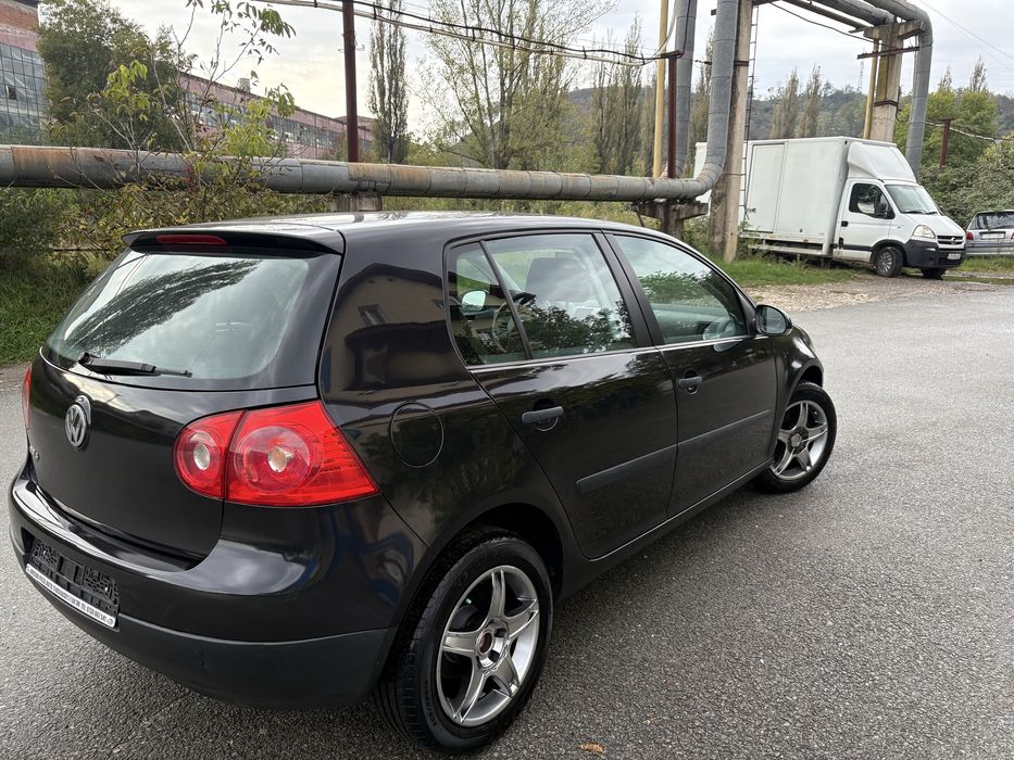 Volkswagen Golf 5 – 1.4 MPI – 2005 – Stare impecabilă – 188.000 km