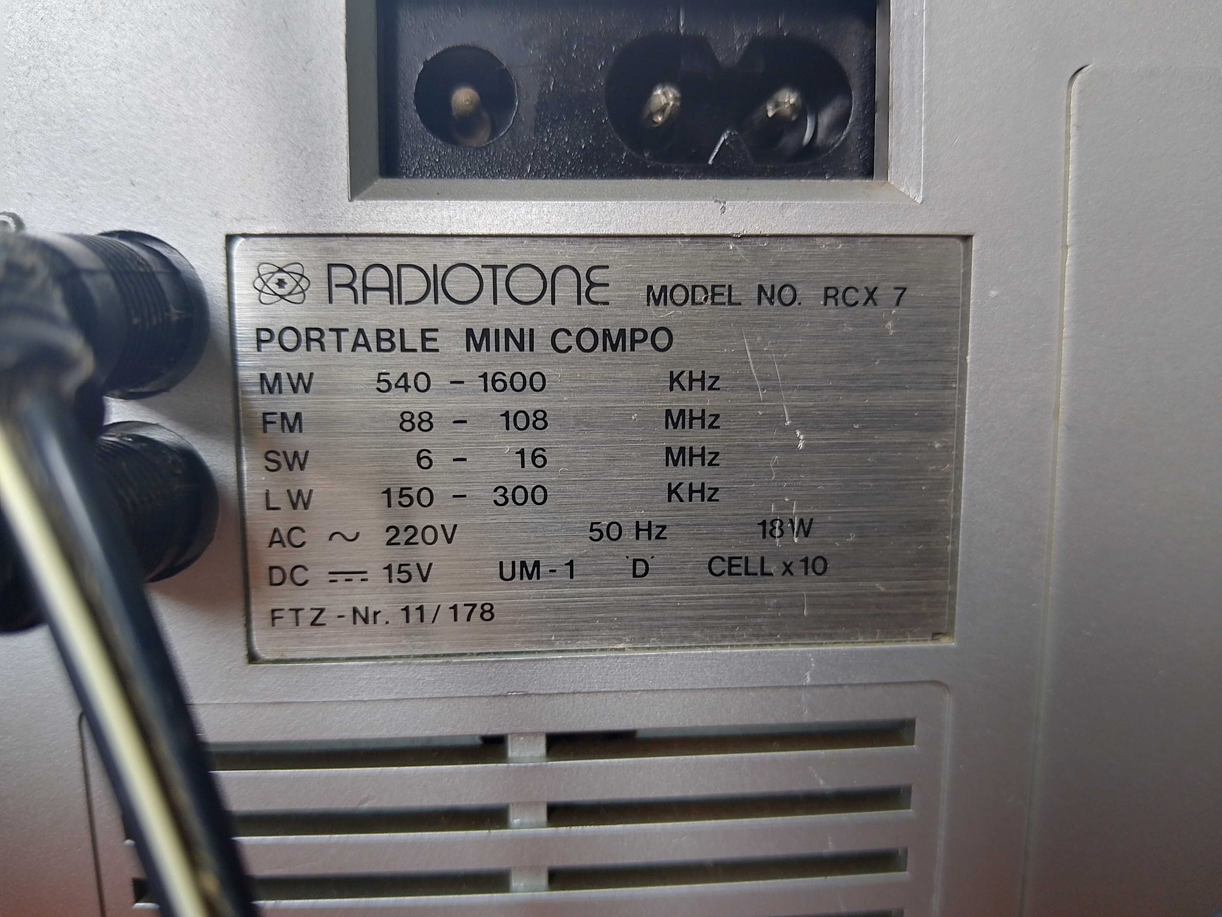 Радио касетофон Radiotone