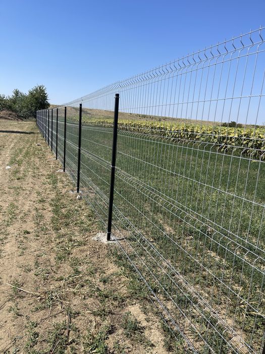 Executam garduri si porti
