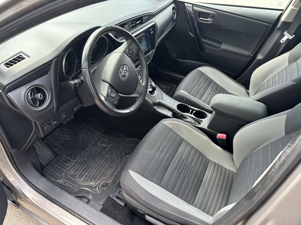 Toyota Auris 1.8 Hybrid 2018г -На части