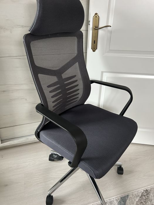 Scaun birou model nou