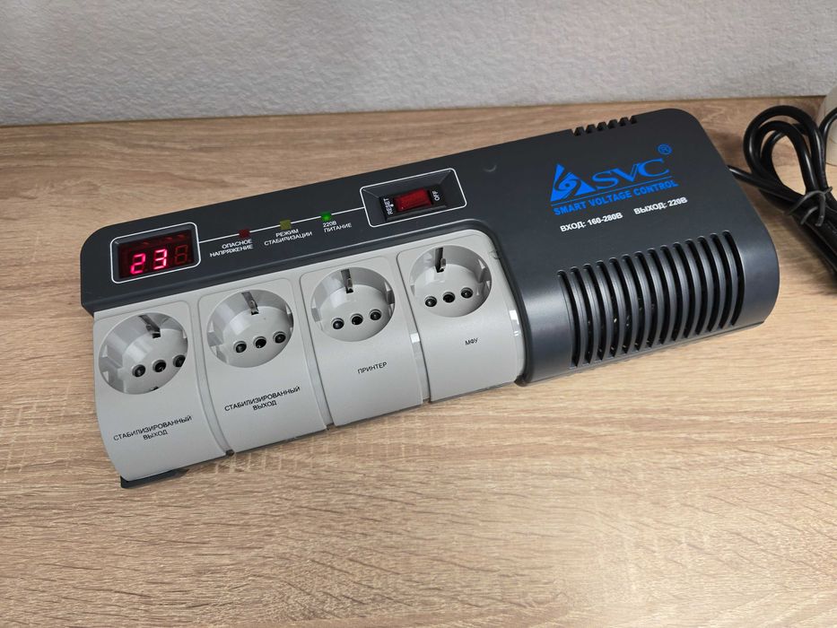 Новый стабилизатор SVC AVR-1012-G.