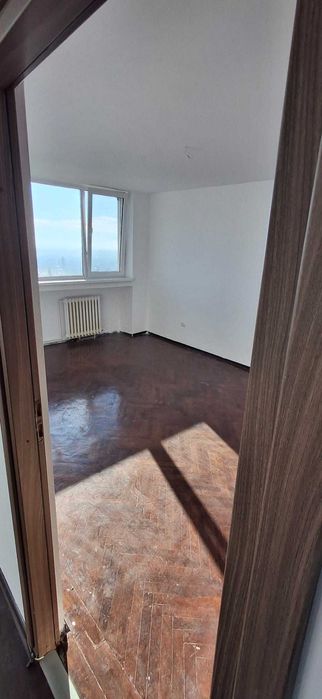 Apartament 3 camere de vânzare