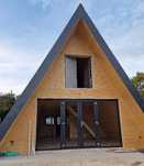 Case din lemn si pe structura metalica