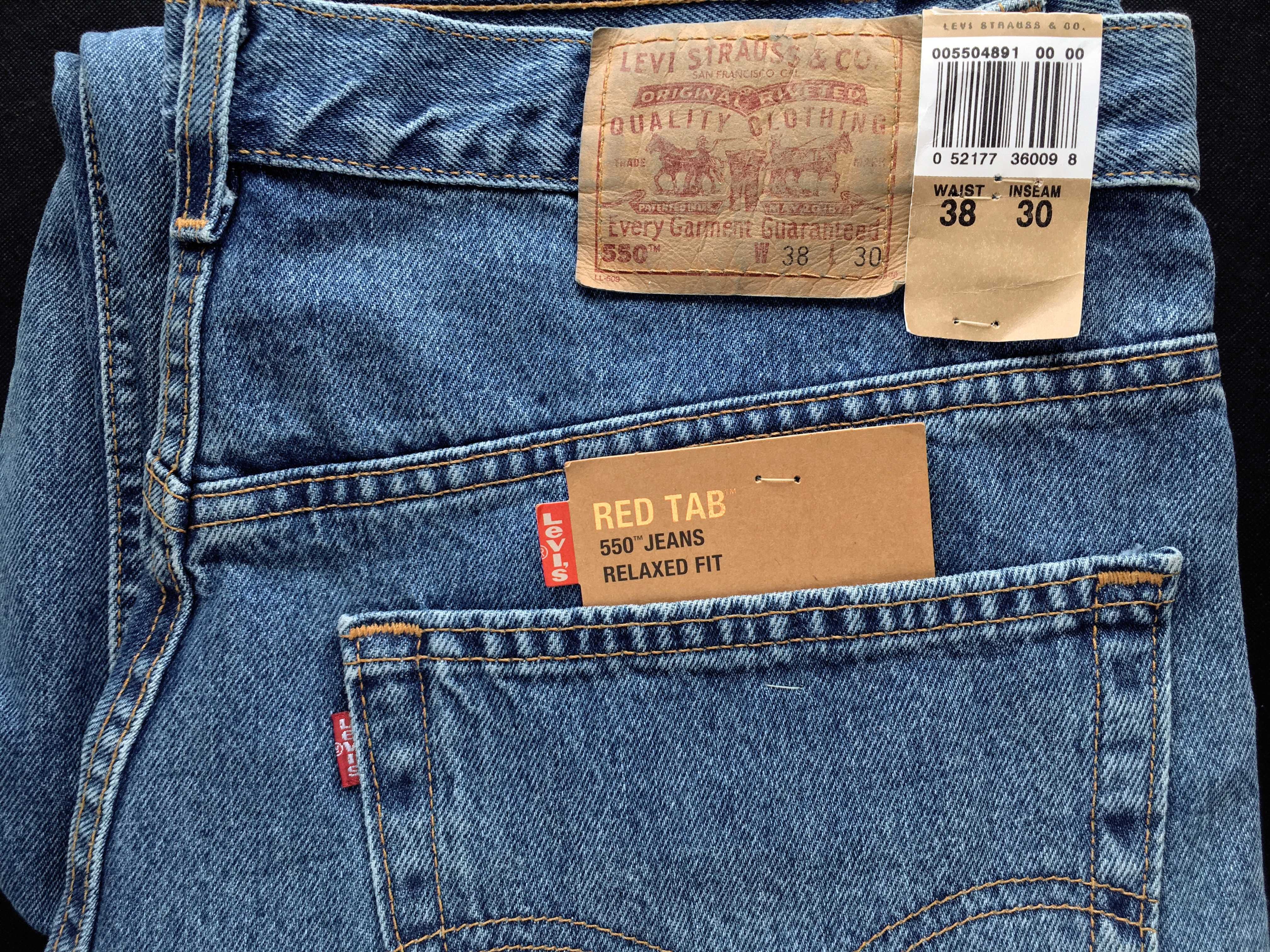 VINTAGE 2001 Made in U.S.A. LEVI'S® 550™ Relaxed Fit Jeans — W38 L30