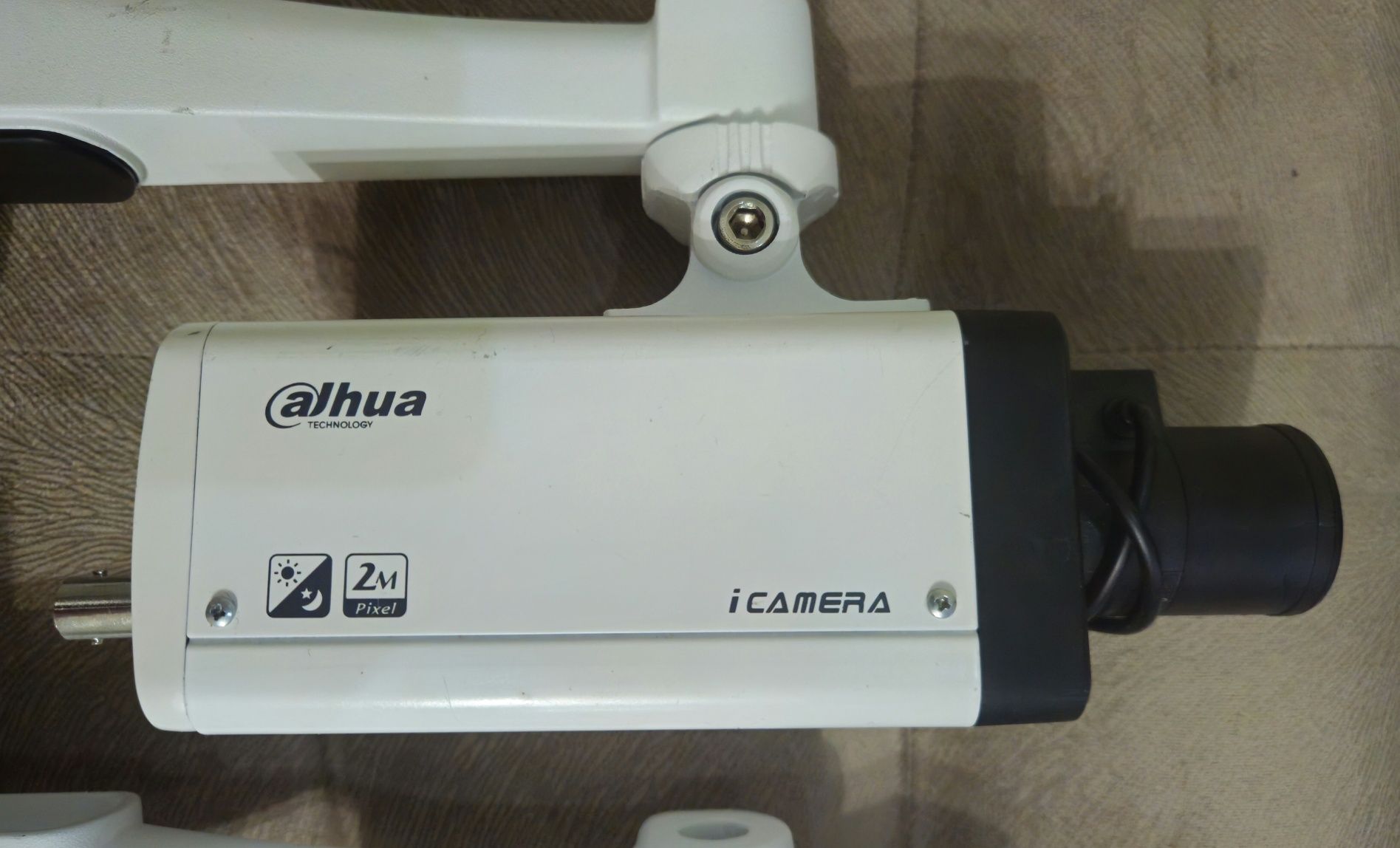 Dahua DH-IPC-HF3200P Видеокамера IP POE