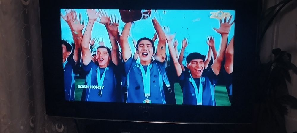 Телевизор SAMSUNG.