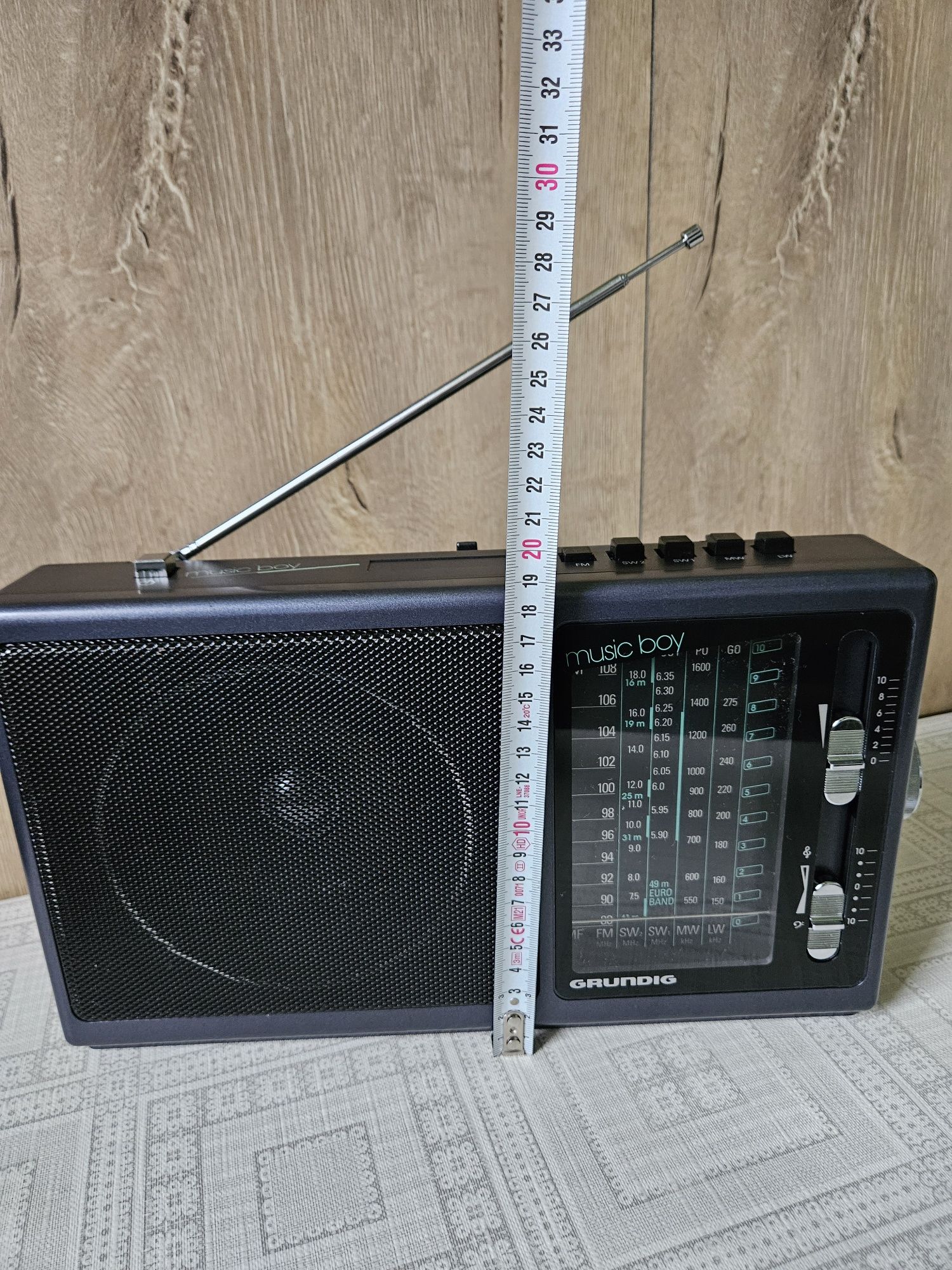 Radio GRUNDIG Musik Boy 165 ( 5 lungimi de unda )