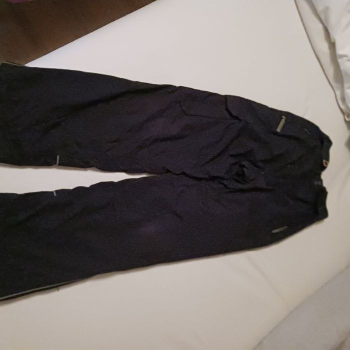 Зимен панталон и яке , стават за сноуборд , ски или разходки