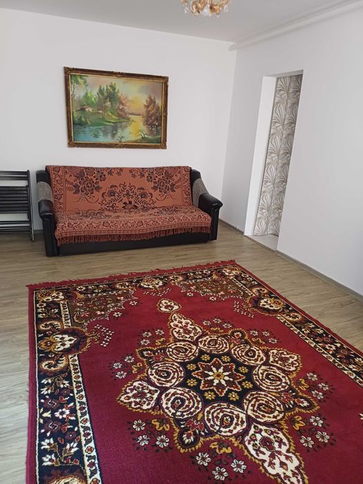 Închiriez apartament