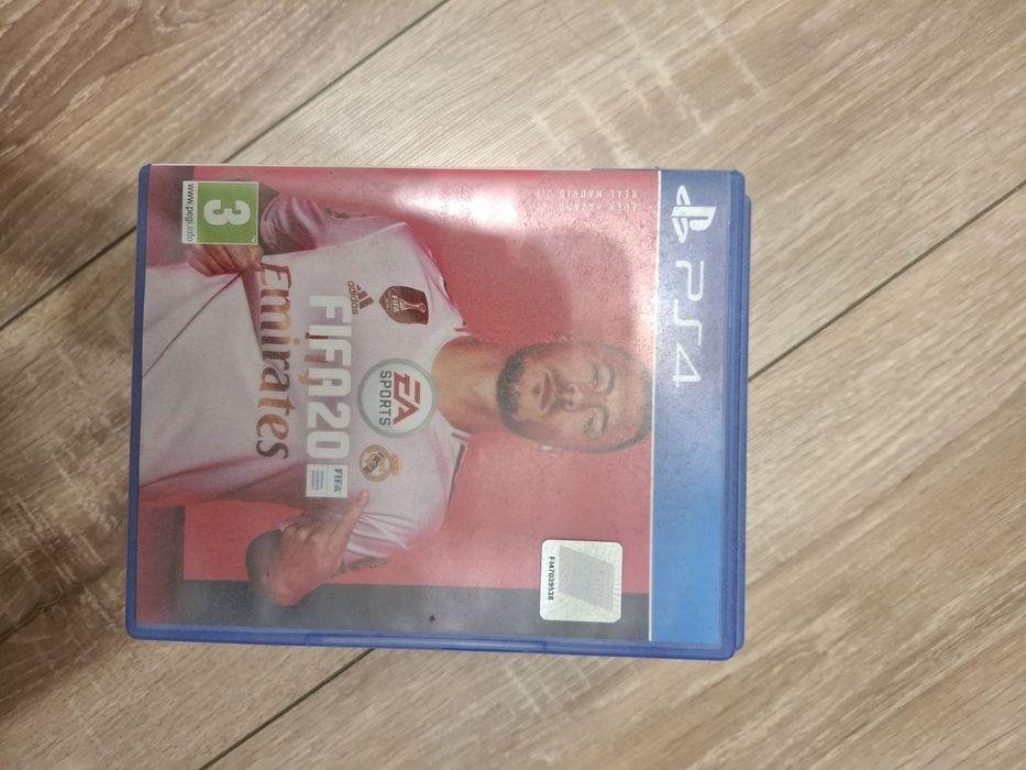 Playstation 4 slim+6 игри и охладител