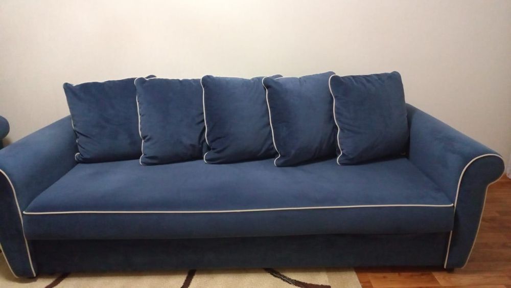 Продам диван и кресло. Почти новые. Без пятен, не продавленные.