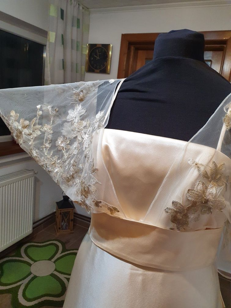 Rochie eleganta ideală pt Nașă