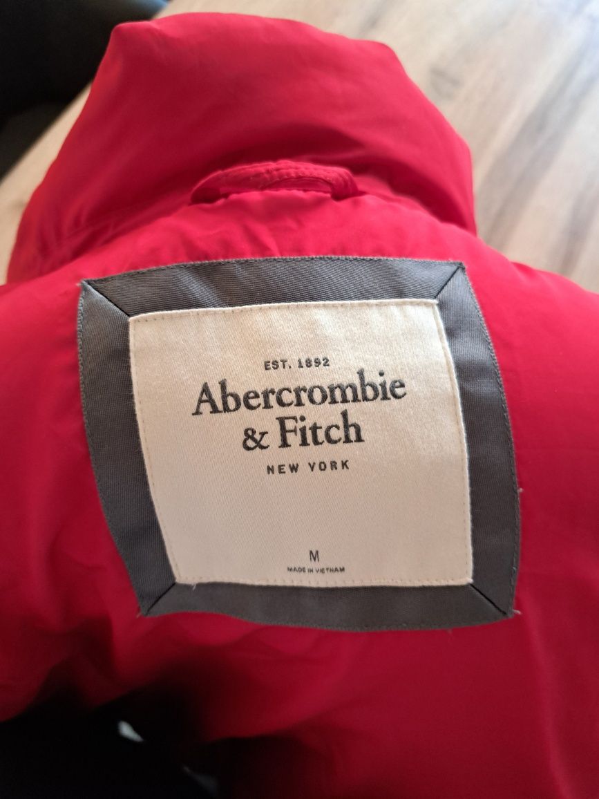 Червена грейка Abercrombie&Fitch