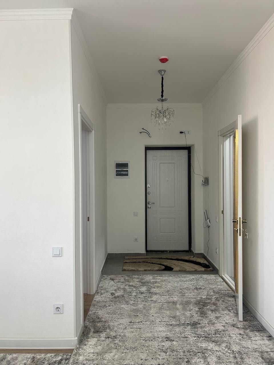 Greenwich Продается 2 комнатная квартира ремонт Электроаппарат