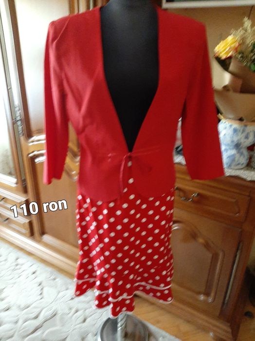 Vând rochiii,costume,fuste,bolerodamă