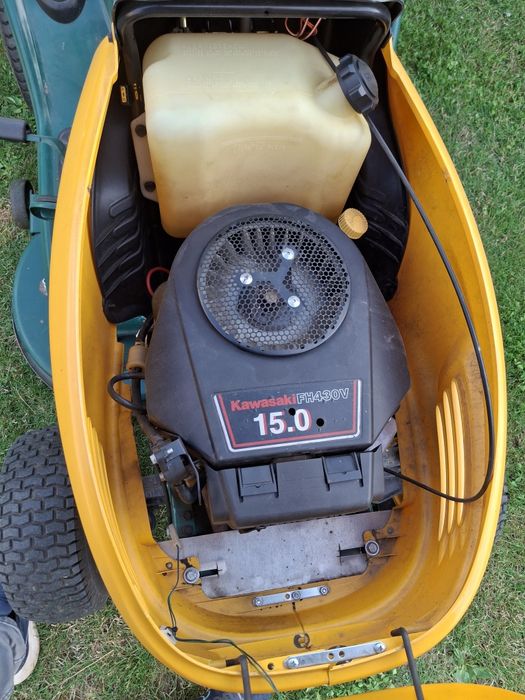 Vând tractoras gazon