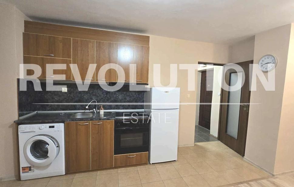 Двустаен апартамент в района на Колхозен пазар!