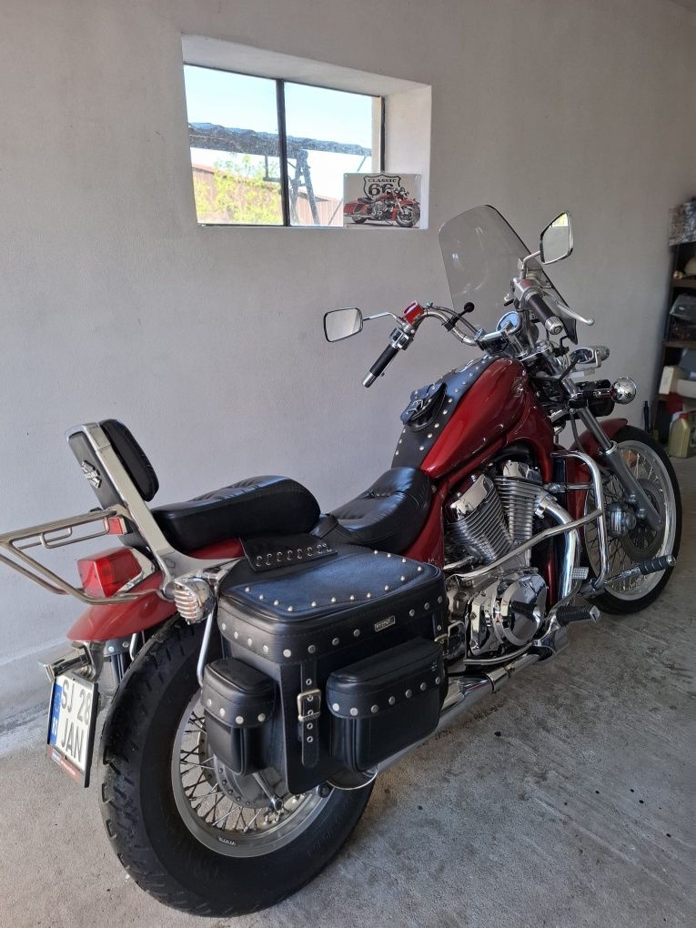Suzuki intruder vs800