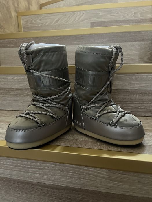 Ботуши ,, Moon Boot”