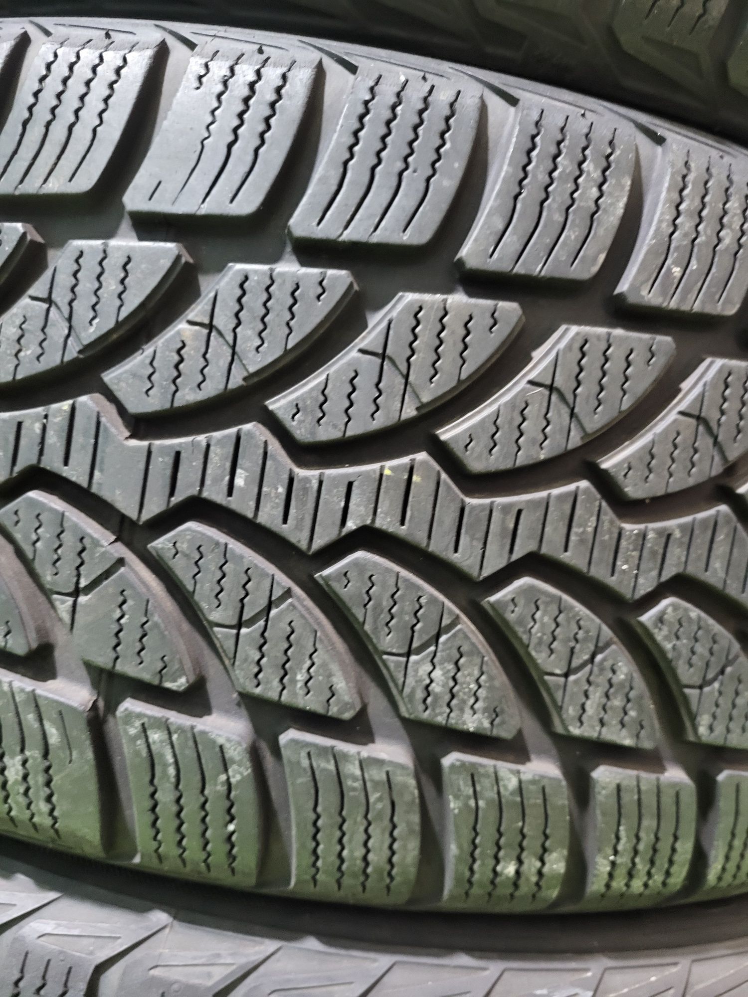 4 бр зимни 225/50/17 Bridgestone