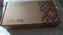 Switch MikroTik 10 Gigabit PoE - CRS305-1G-4S+OUT