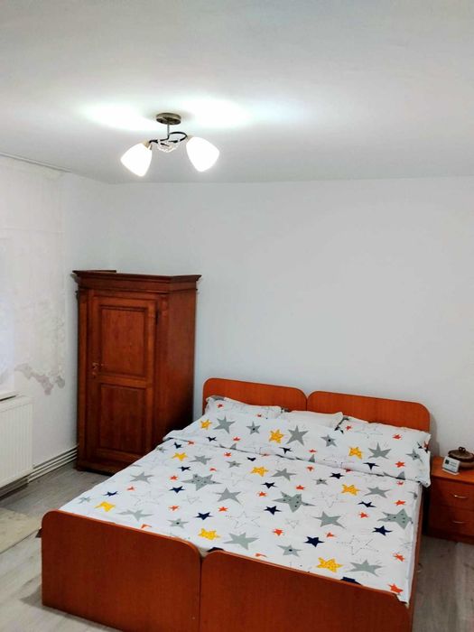 Închiriez garsonieră