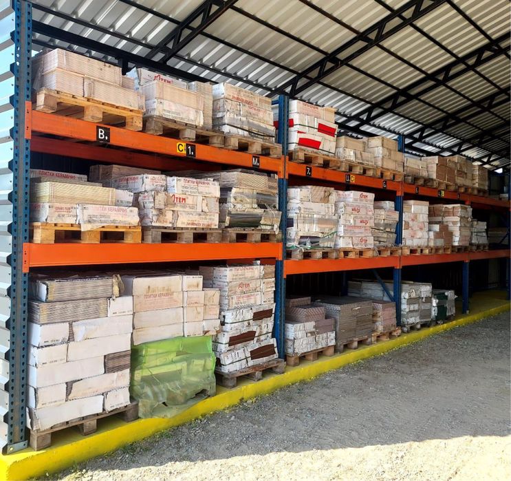 Rafturi metalice  pentru depozitare