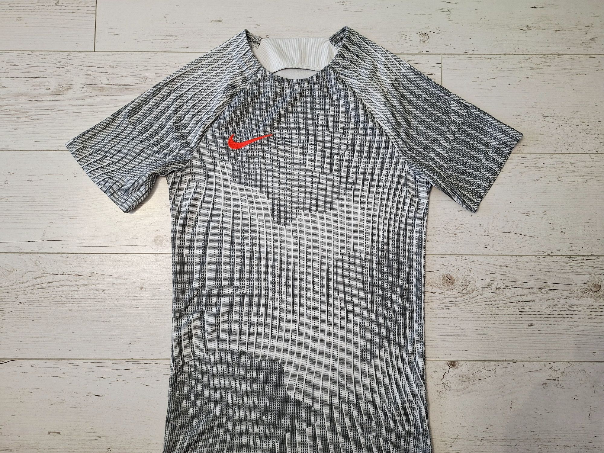Nike Dry Fit-Ориг. Тениска Нова!
