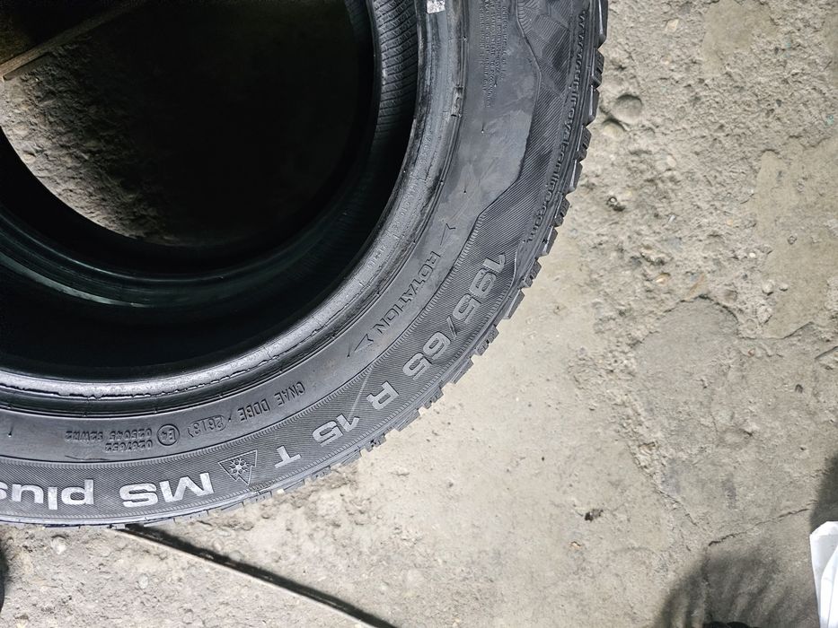 4 anvelope iarna 195 65 15 Uniroyal 7.4mm