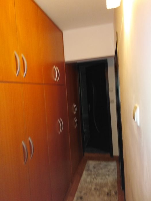 Vând ap.3 cam.+living D-va Nord