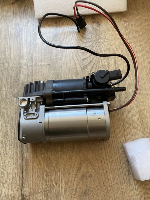 Compresor Perne de Aer BMW Seria 5 F11 NOU!