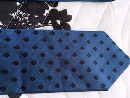 Cravata bleumarin inchis cu model, Stefanel, 100% matase naturala